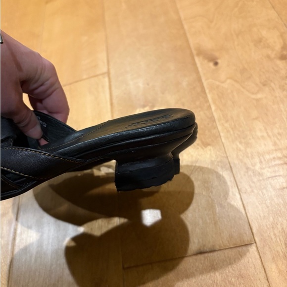 Born black leather slip on sandals 8 - Picture 6 of 9